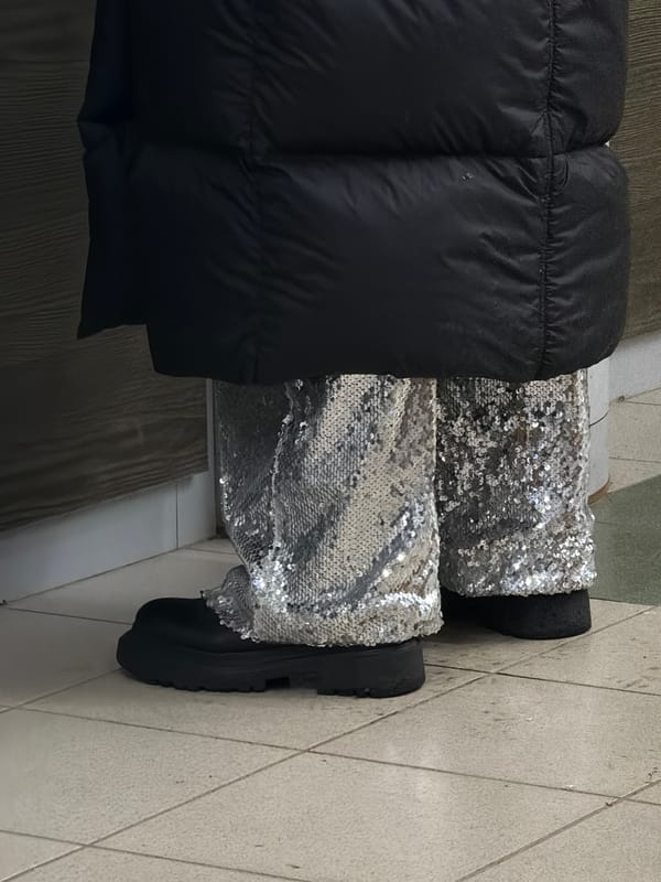 Person in sequined pants spotted on Moscow street