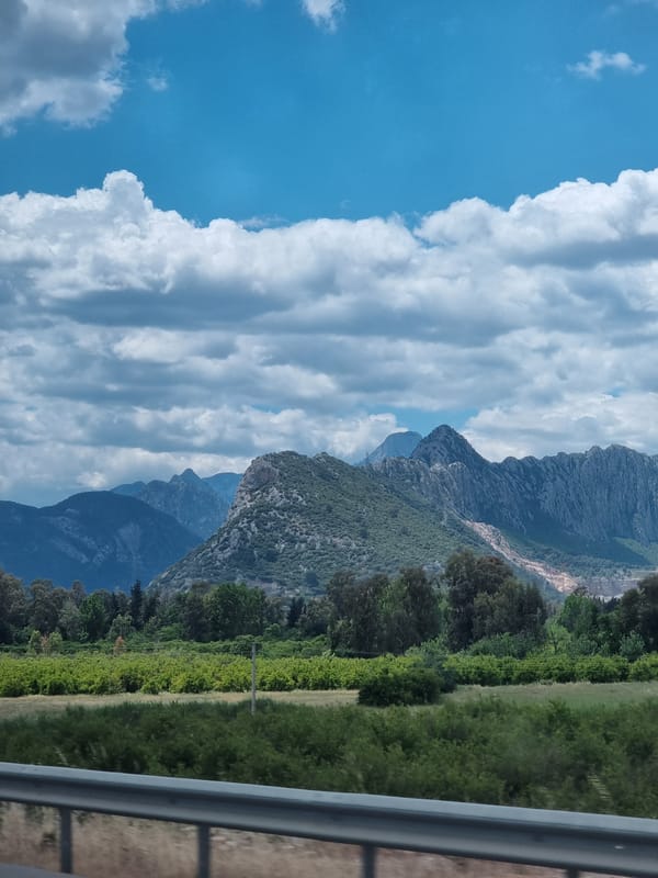 Roadside landscape documented in Konyaaltı, Turkey