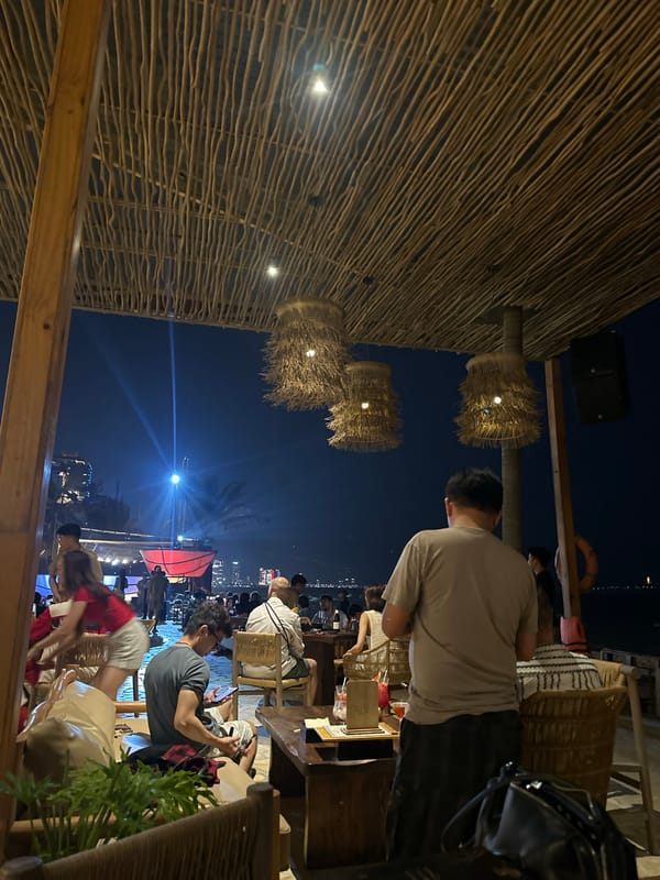 Live music draws crowds to Kala Kala bar in Đà Nẵng
