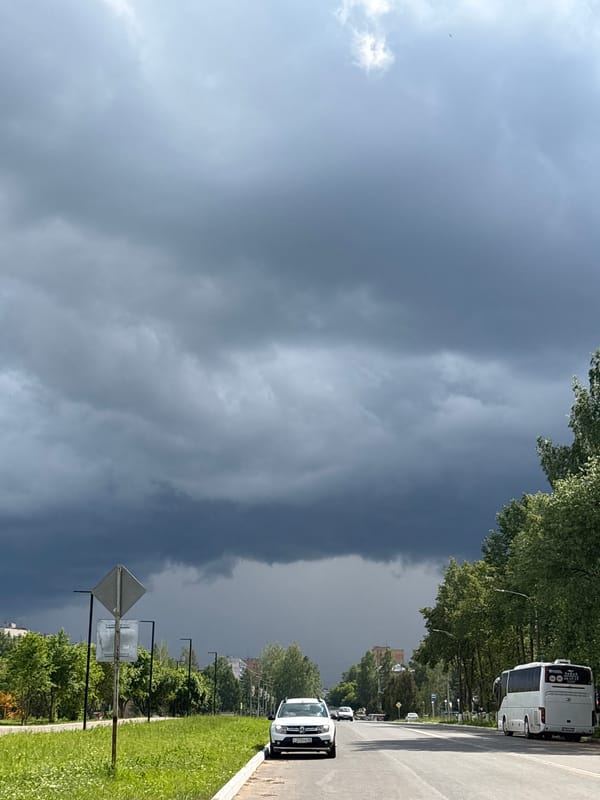 Storm rolls into Kirovo-Chepetsk as the city goes about its morning