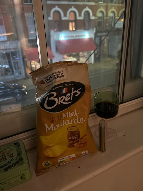 Honey mustard chips spotted on London windowsill