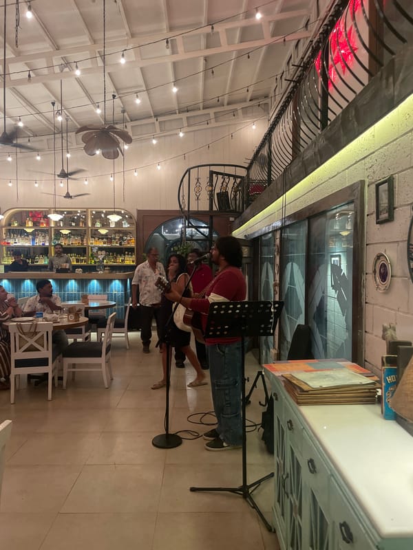 Live musical performance captured at Mumbai restaurant