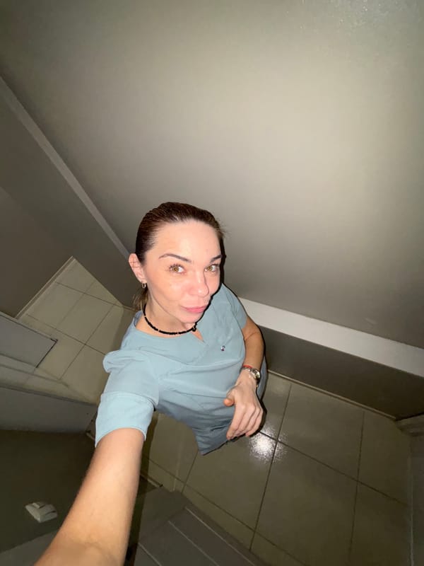 Cats at rest and a hallway selfie in Sinyavino