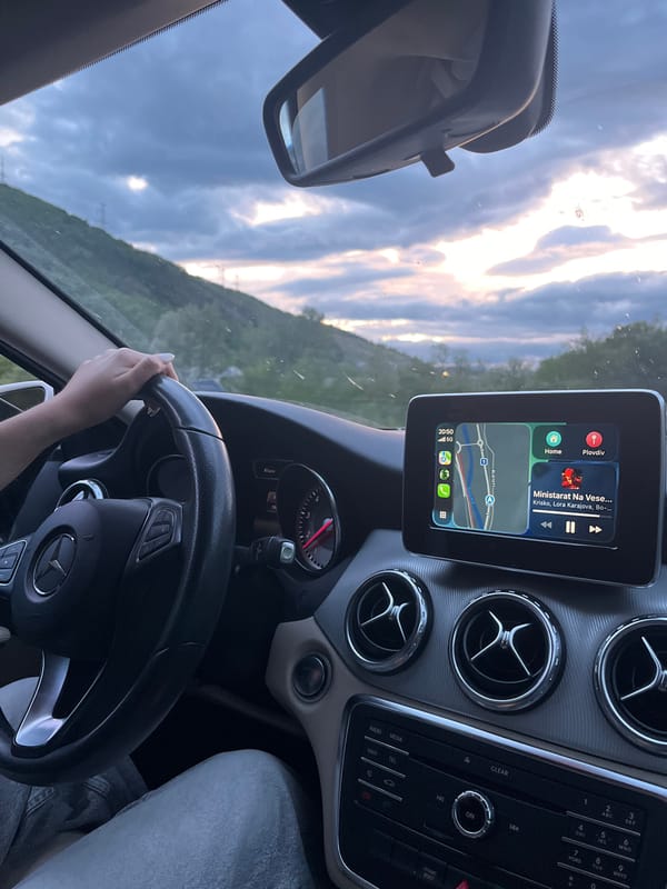 Driver navigates tunnel in Blagoevgrad using Apple CarPlay