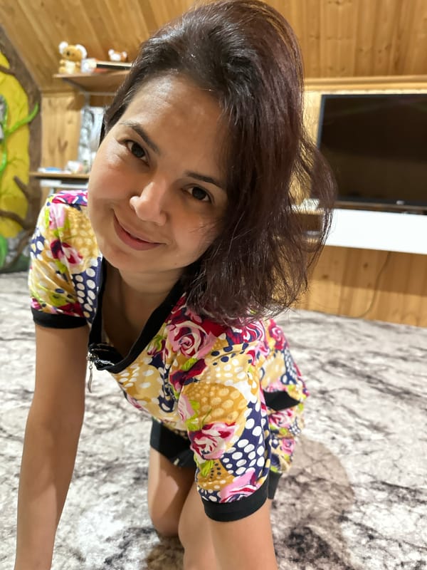 Casual indoor hangout in a rustic Russian room, outfits and selfies