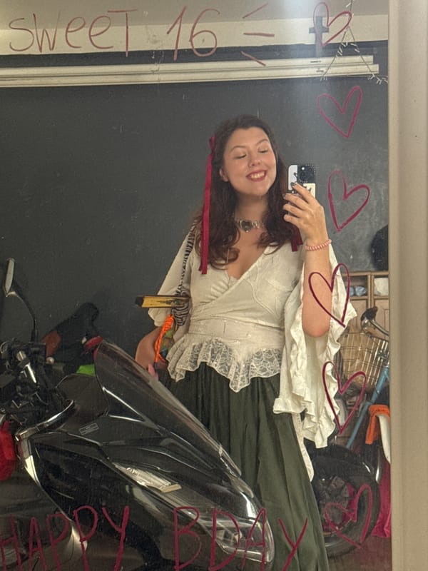 Sweet 16 birthday mirror selfies at a Thai residence