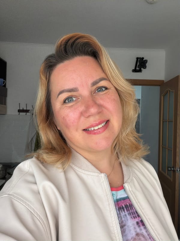 Woman documents early morning breakfast routine in Russian home