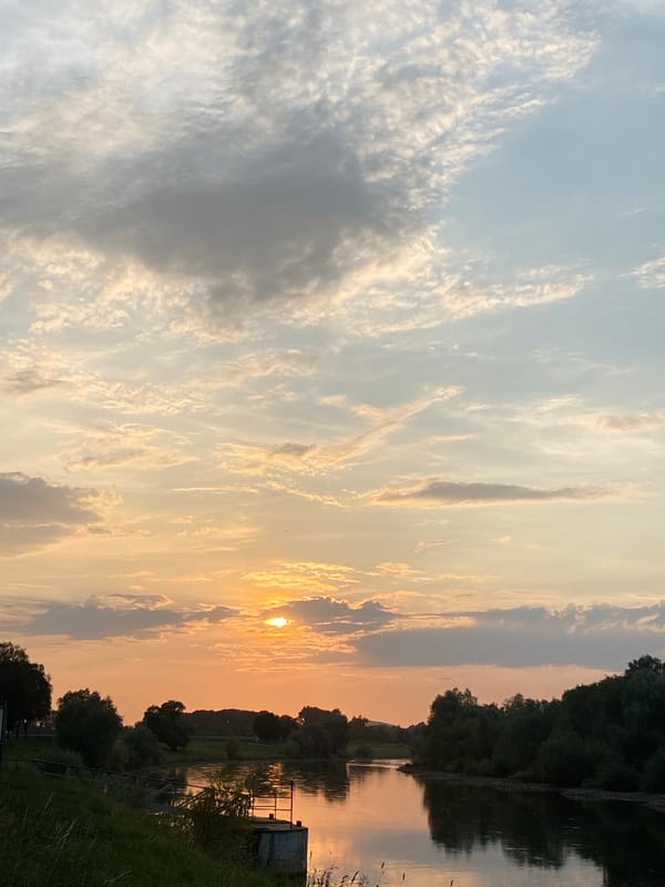 Weser River sunset watched from the Rinteln riverbank