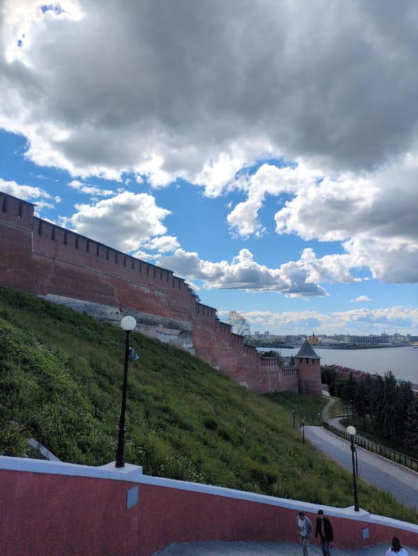 Touring Nizhny Novgorod's Kremlin and Volga riverfront