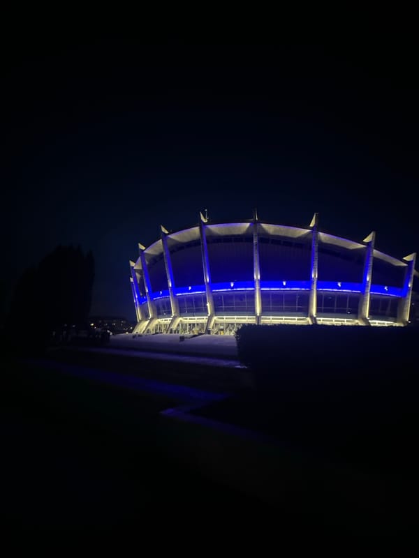 Evening witness captures illuminated Varna landmarks in brief nighttime documentation