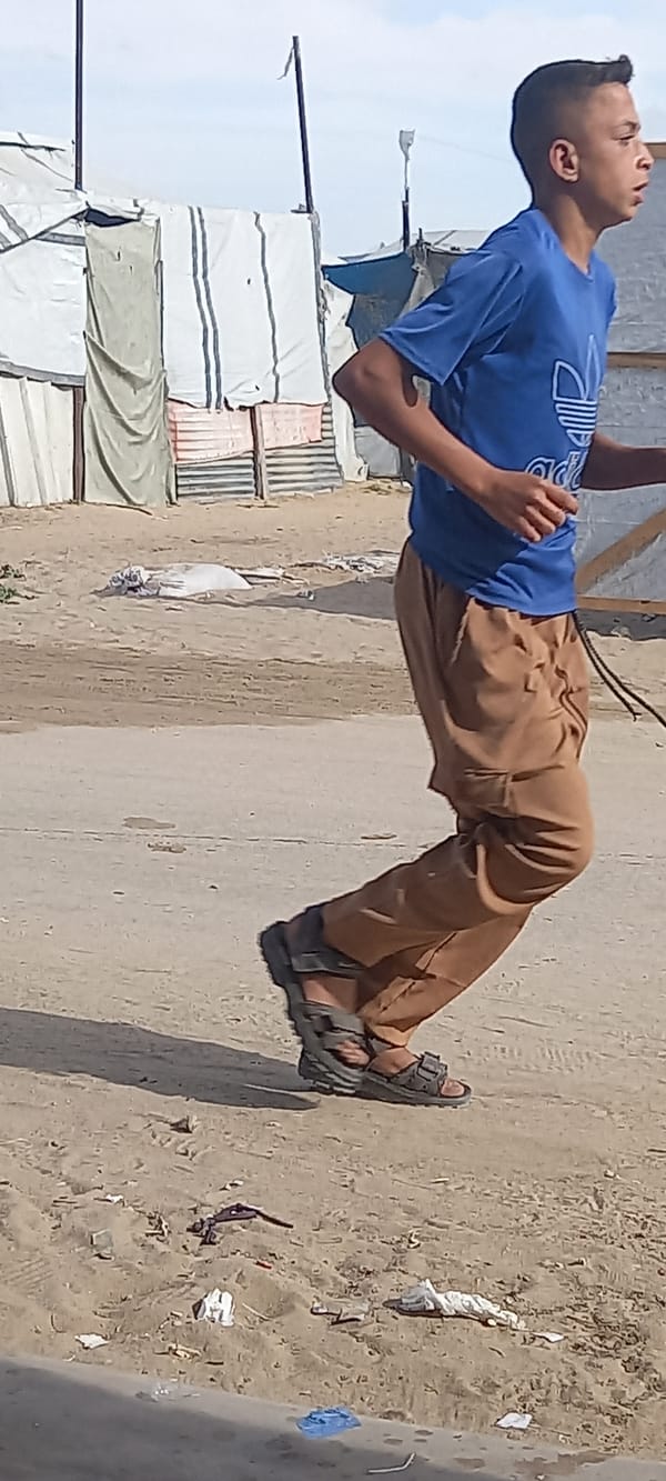 Daily life continues among temporary shelters in Khan Yunis