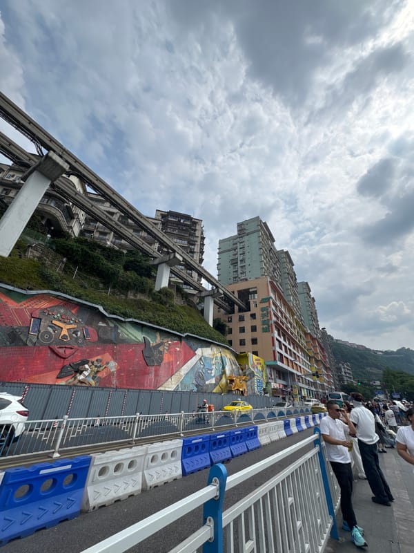 Morning scenes captured around Chongqing's Yuzhong District transit areas
