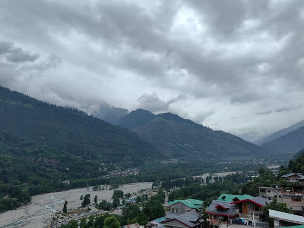 Cloudy morning valley vista documented in Vashisht, India