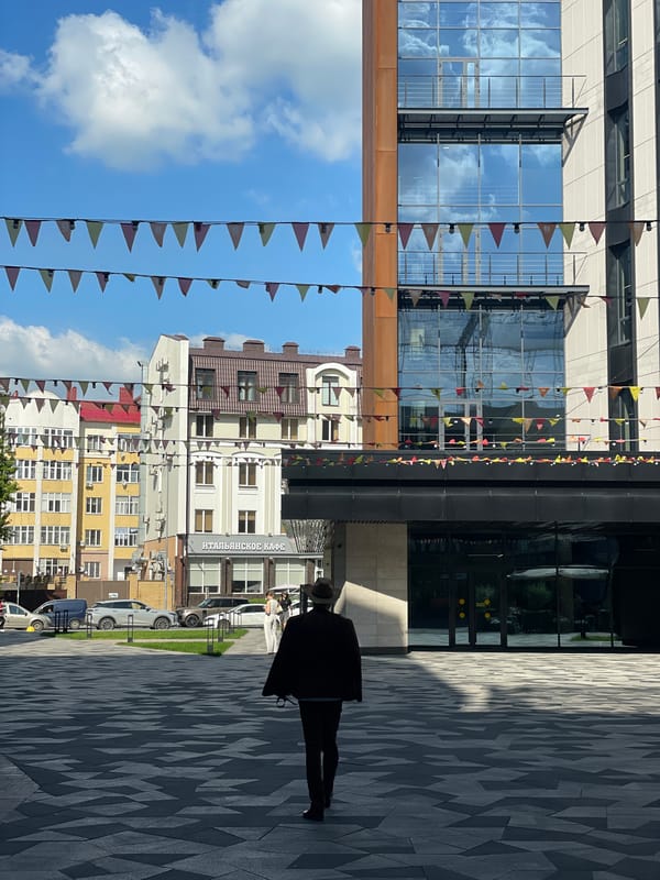 Ordinary midday life captured at Kazan IT Park complex