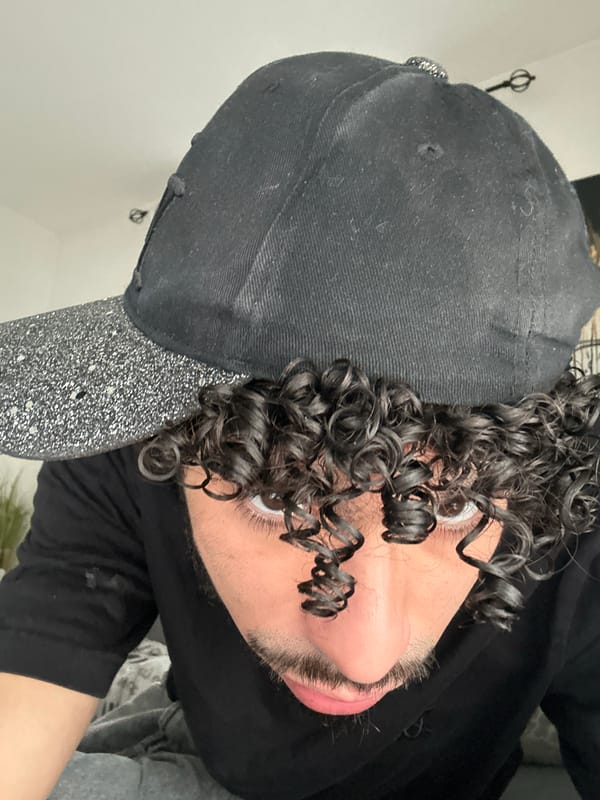 Person in sparkly NY cap spotted in Marcoussis