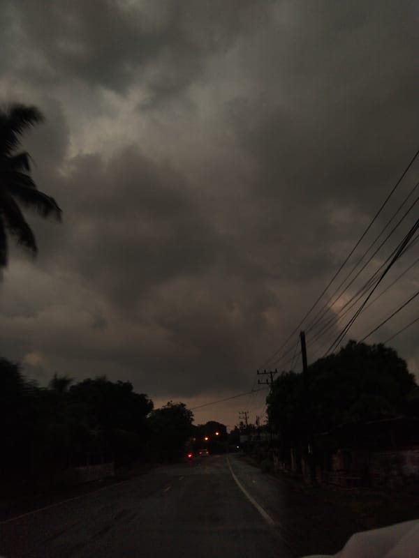 Overcast skies observed over Bateiiliek, Indonesia street scene