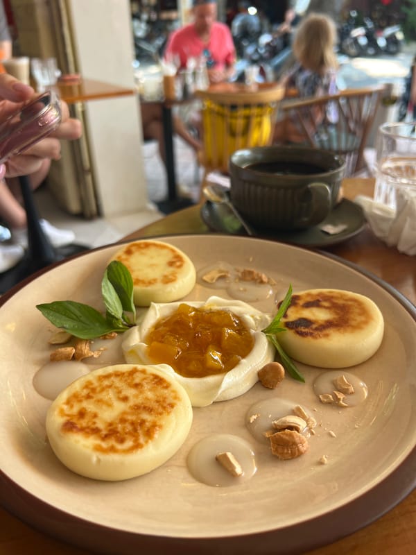 Morning breakfast and street scenes captured in Nha Trang