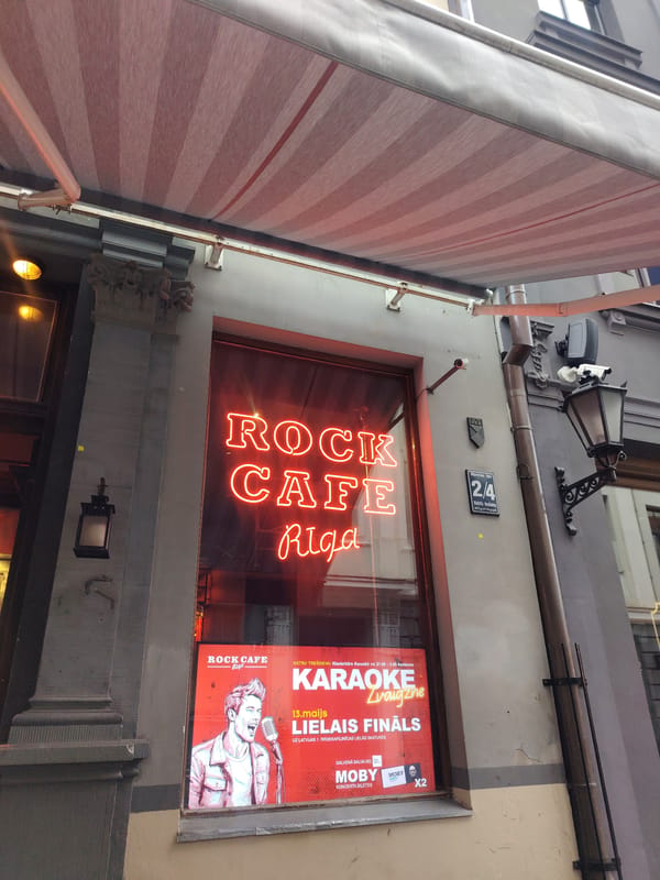Walking tour captures Riga cafes and historic streets