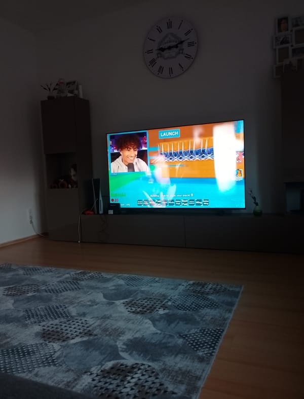 Evening indoors in Delmenhorst — gaming, selfies, low-key hangout