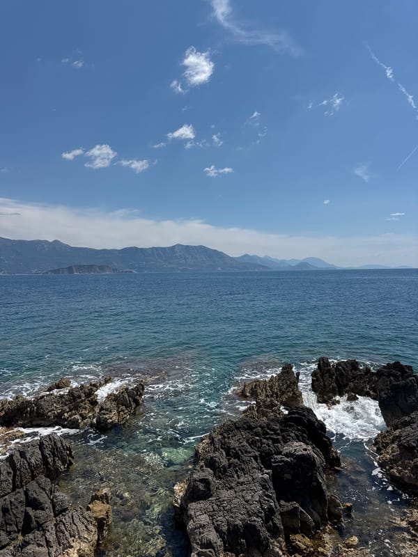 Coastal waves documented at Višnjevo, Montenegro rocky shoreline