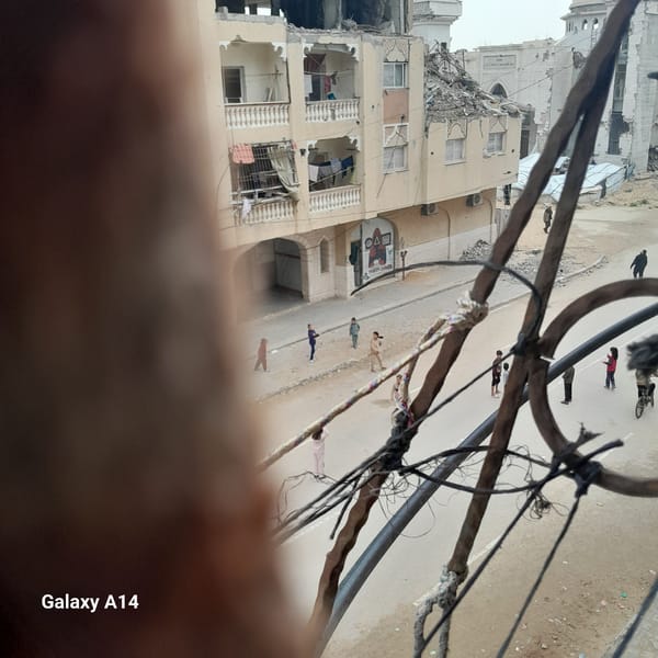 War damage and refugee camps documented in Khan Yunis