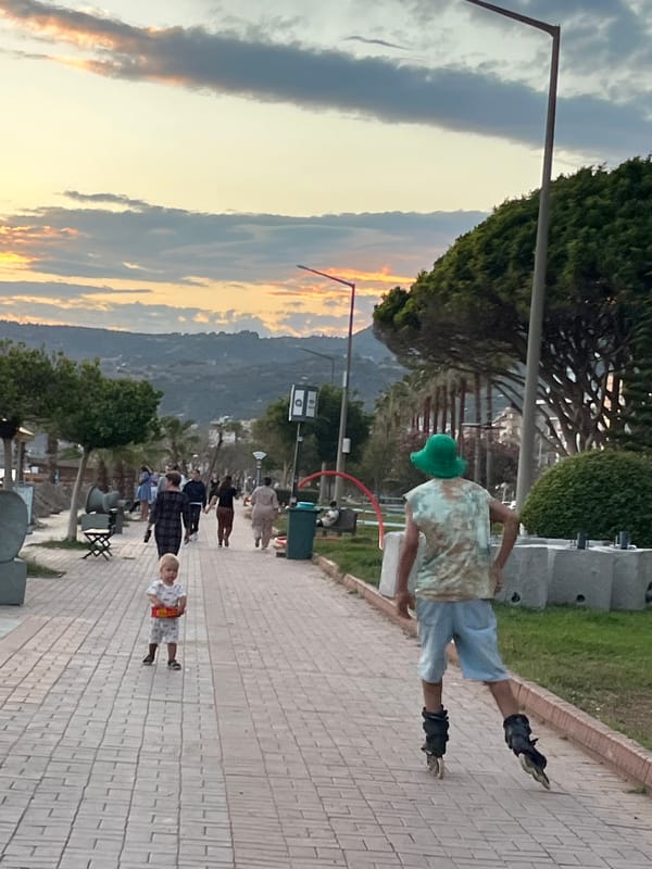 Witness captures sunset moments across Alanya's Turkish beachfront