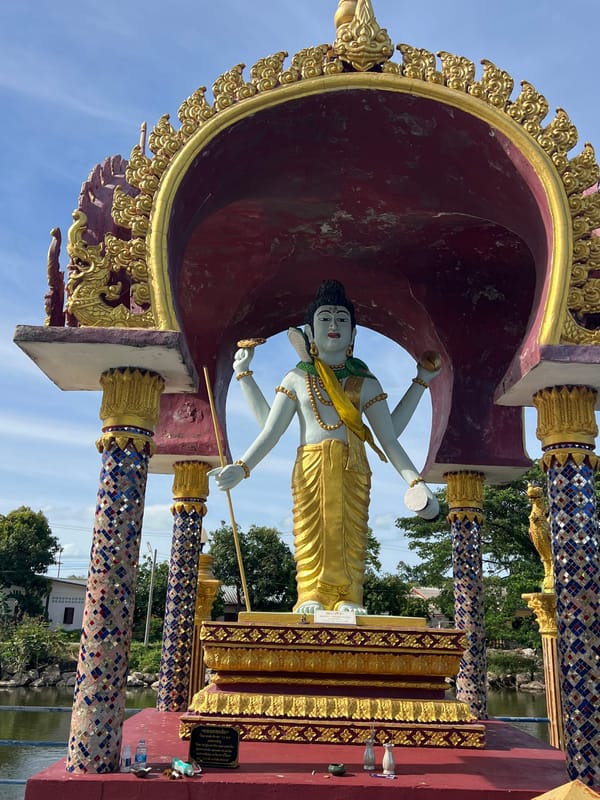 Temple hopping and wildlife feeding at a Ko Samui shrine complex