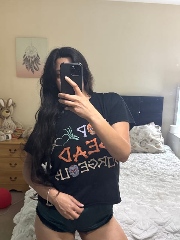 Person takes mirror selfie indoors in Great Yarmouth