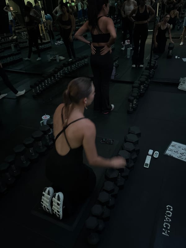 Gym workout session captured in San Bernardino Tlaxcalancingo, Mexico