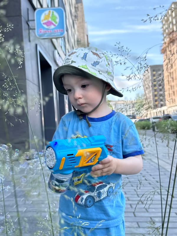 Bubble gun fun on a summer morning in Izhevsk