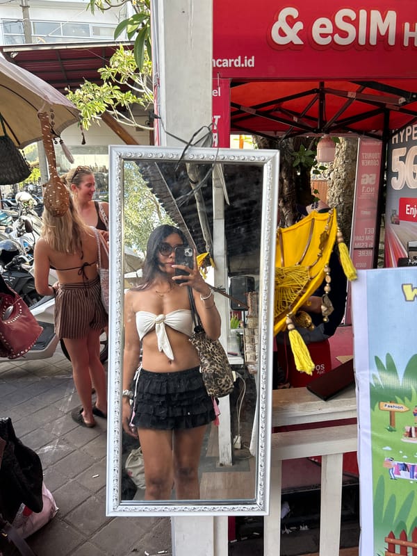Browsing handmade markets and busy streets in Kuta Selatan