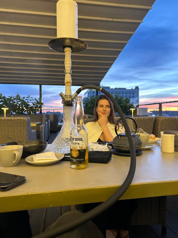 Rooftop hangout meets vivid river sunset in Novokuybyshevsk