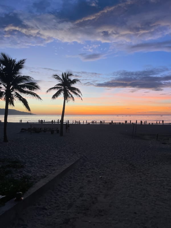 Golden hour walk along Mỹ Khê Beach, Đà Nẵng
