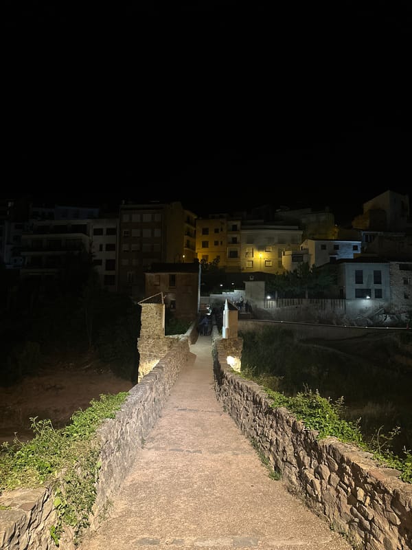 Nighttime pathway photographed in Montanejos, Spain