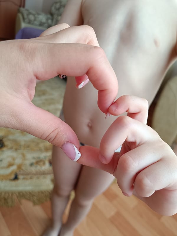 Morning family moments captured in Tobolsk home