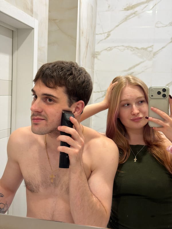 Everyday life captured in Russian town during afternoon hours