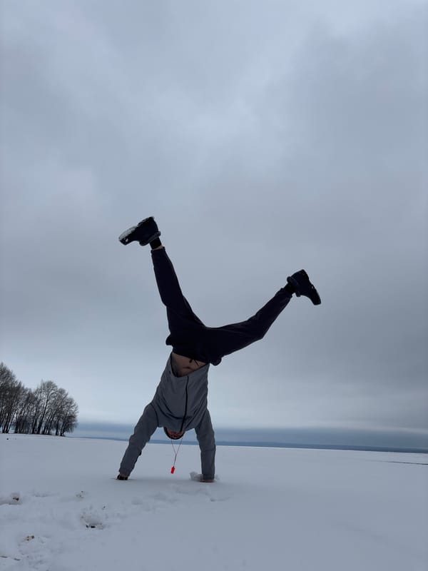 Winter gathering documented in snowy Russian field