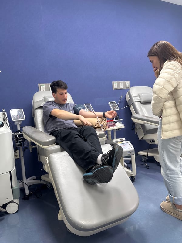 Man donates blood at Mexican medical facility