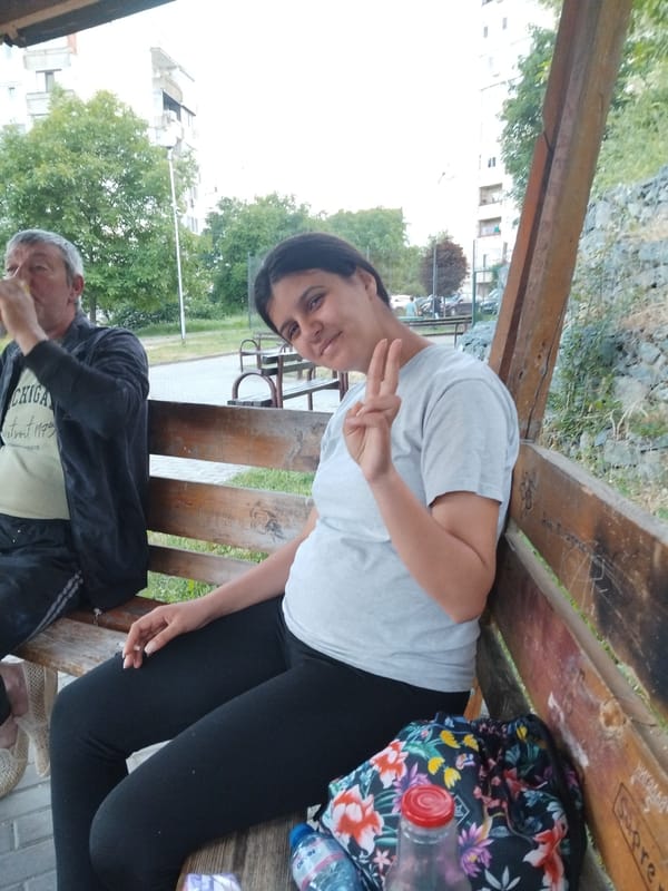 Afternoon park scenes and outdoor dining captured in Stara Zagora
