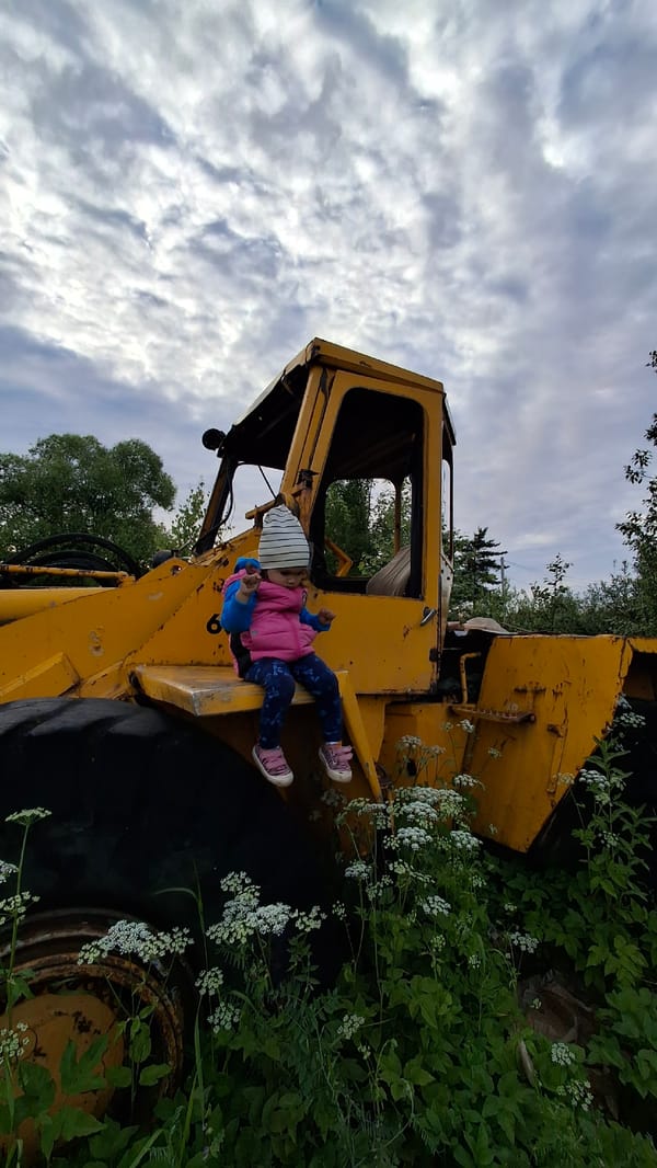 Dusk outing by an abandoned bulldozer and lakeside in Innolovo