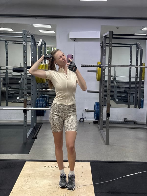 Gym selfie series next to the squat rack, Perm