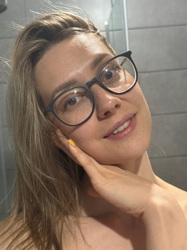 Child enjoys bubble bath time in Chaikovsky home