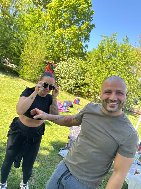 Sunny afternoon leisure activities documented in Ditzingen park