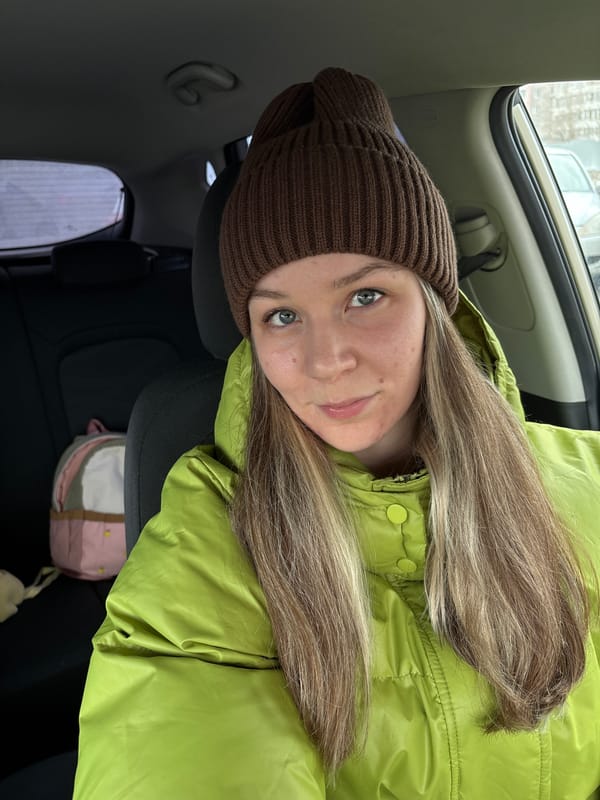 Woman and child passengers spotted in vehicle in Izhevsk