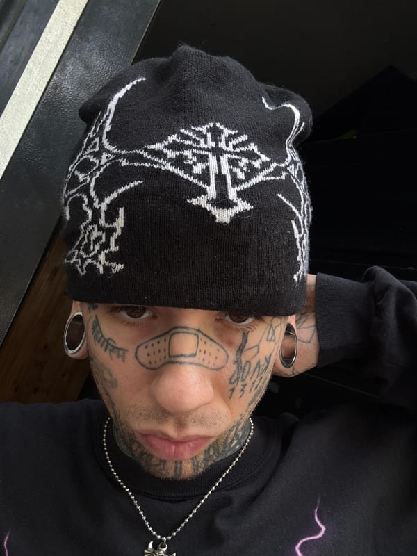 Tattooed person spotted carrying eggs in Buenos Aires