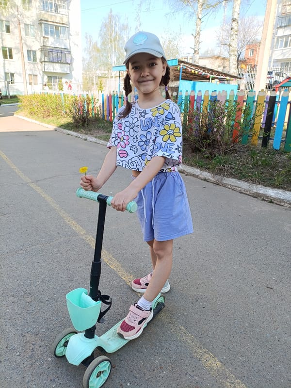 Daily life moments captured across Chaikovsky, Russia afternoon