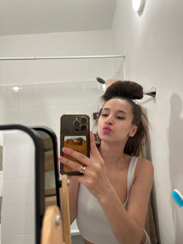 Morning moments captured across Yekaterinburg: selfie, cat, cityscape