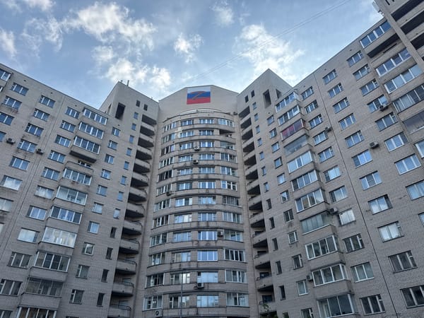 Apartment building and garden documented in Saint Petersburg
