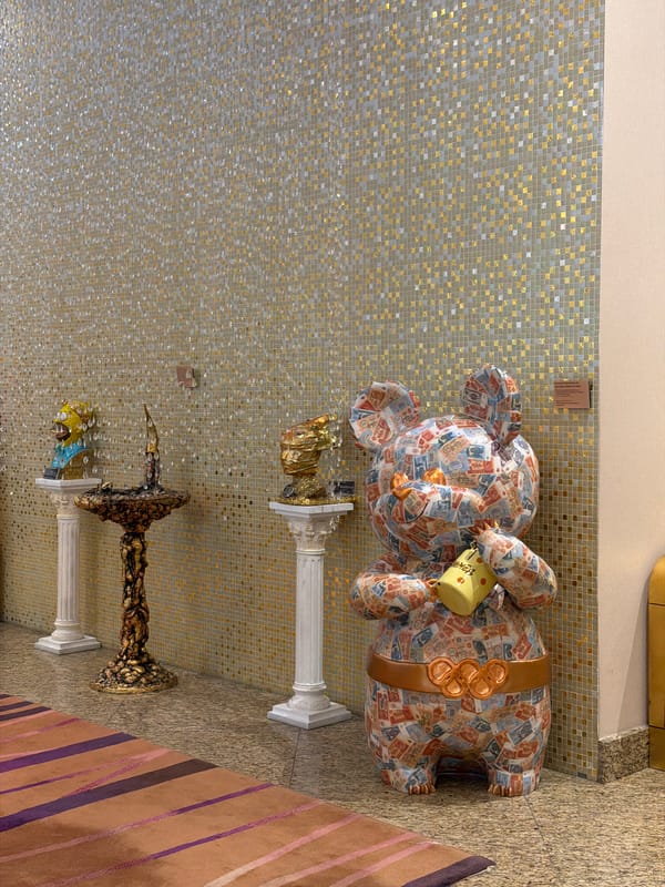 Art installations featuring Homer Simpson bust documented in Moscow venue