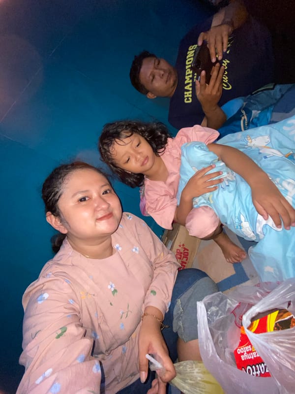 Casual indoor hangout with iced drinks in Gelam, Indonesia